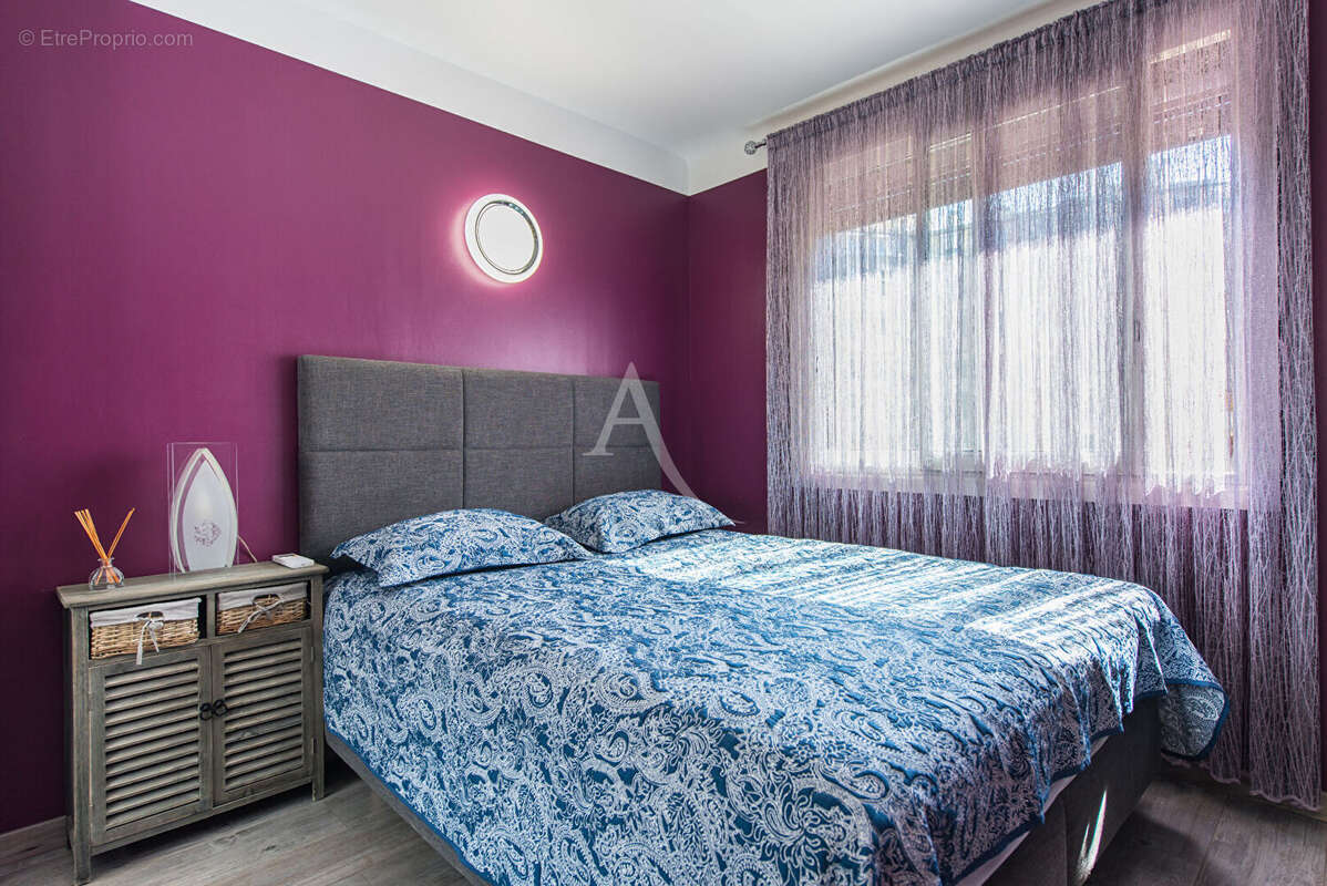 Appartement à MARSEILLE-5E