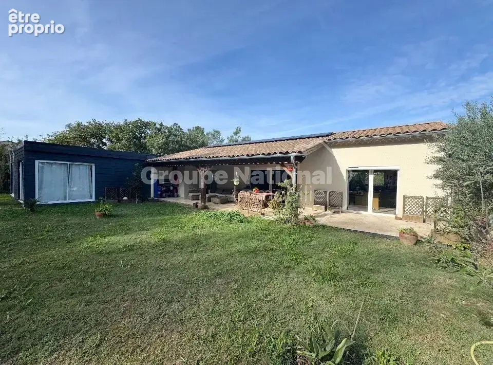 Maison de charme de 130m² au calme avec extension contemporaine et studio indépendant de 40m² - photo 1