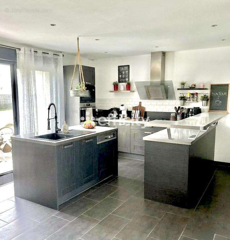 Maison 144 m² à Anizy-Le-Chateau  - photo 8