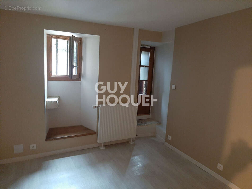 Maison à EGUILLY