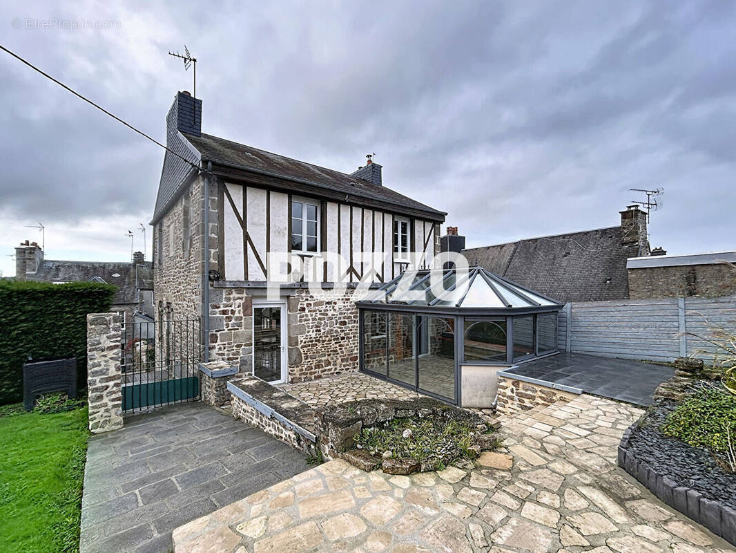 Maison à VILLEDIEU-LES-POELES