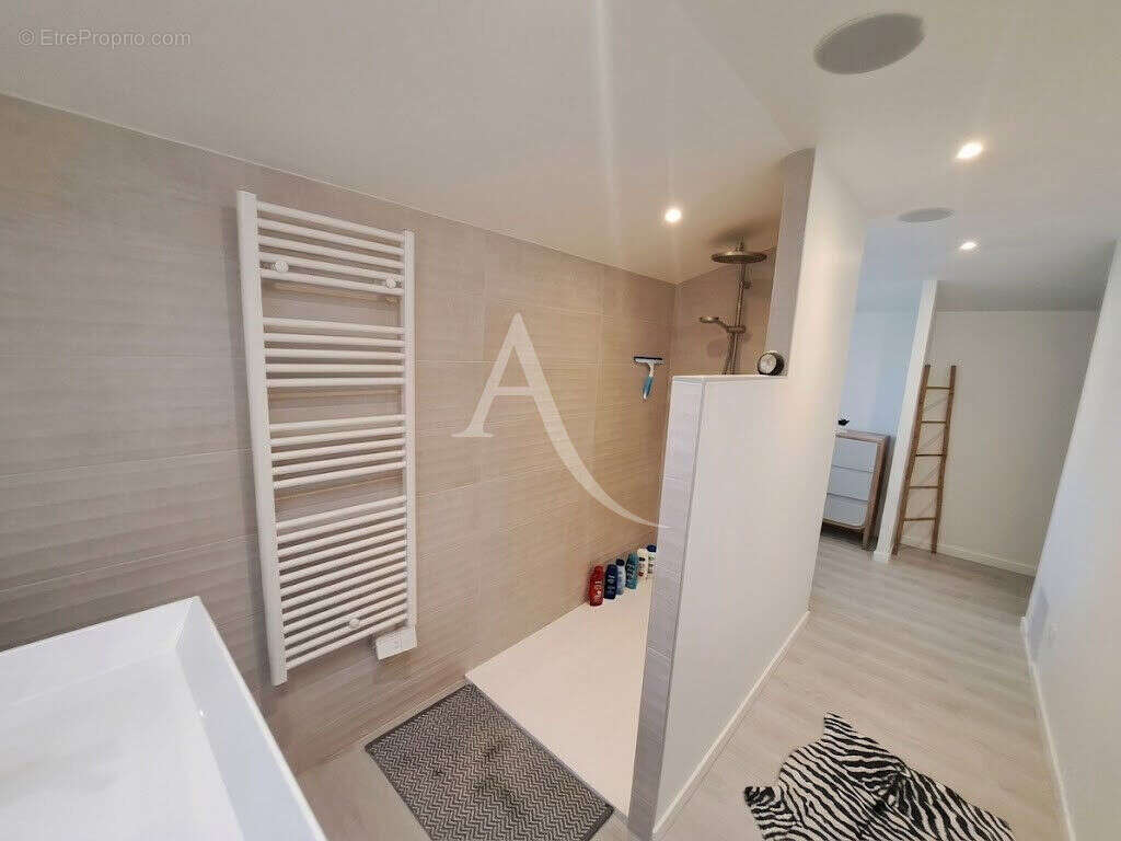 Maison à LES HERBIERS