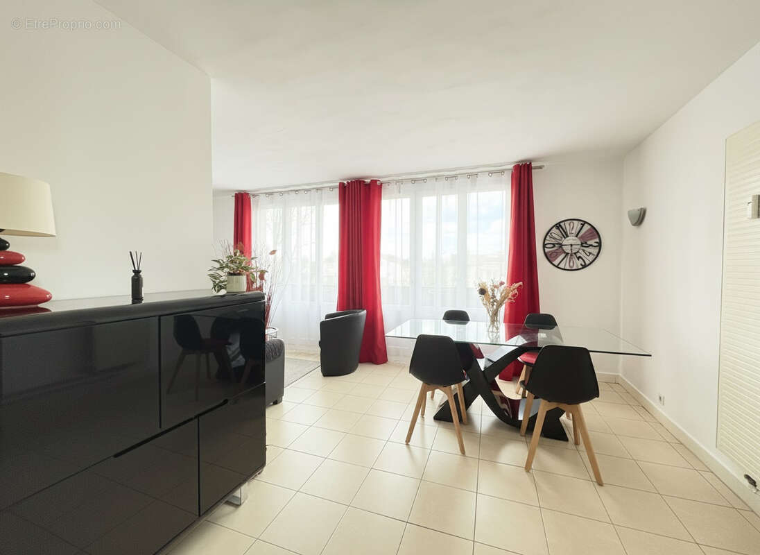 Appartement à SAINT-MAUR-DES-FOSSES