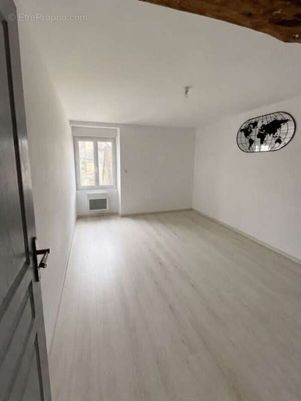 Maison 81 m² à Charnizay  - photo 7