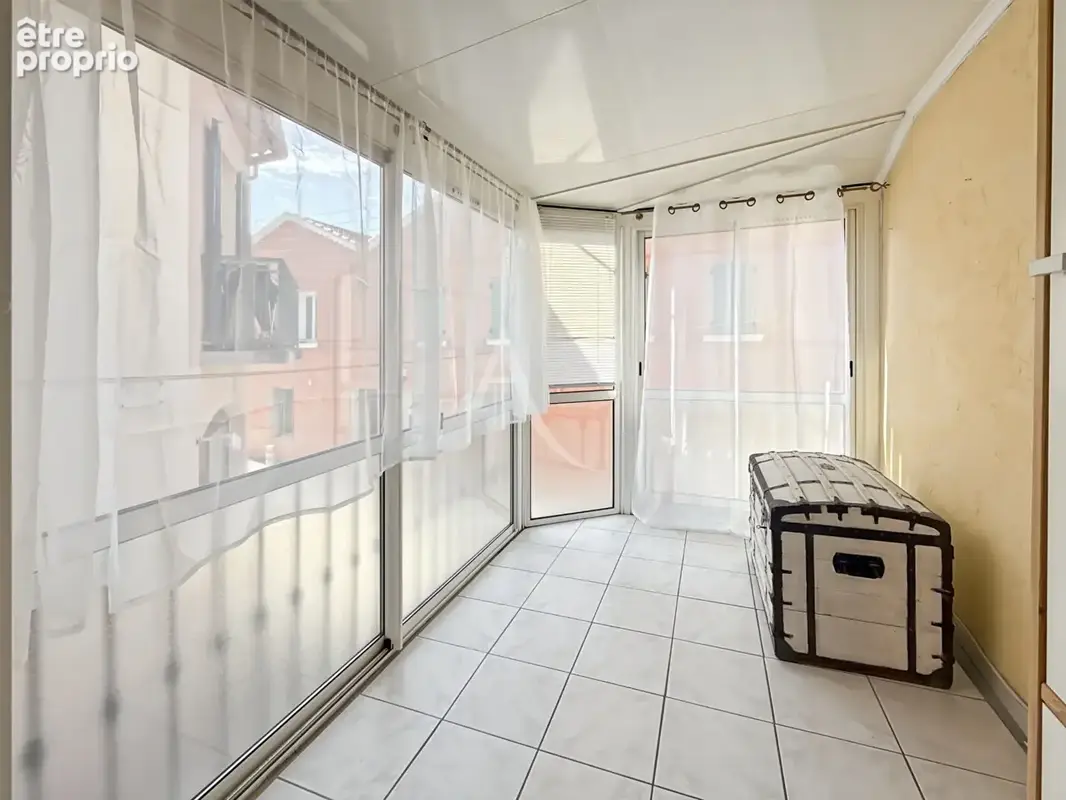 Beau T4 rénové en maison de ville au calme, véranda et balcon ! - photo 4