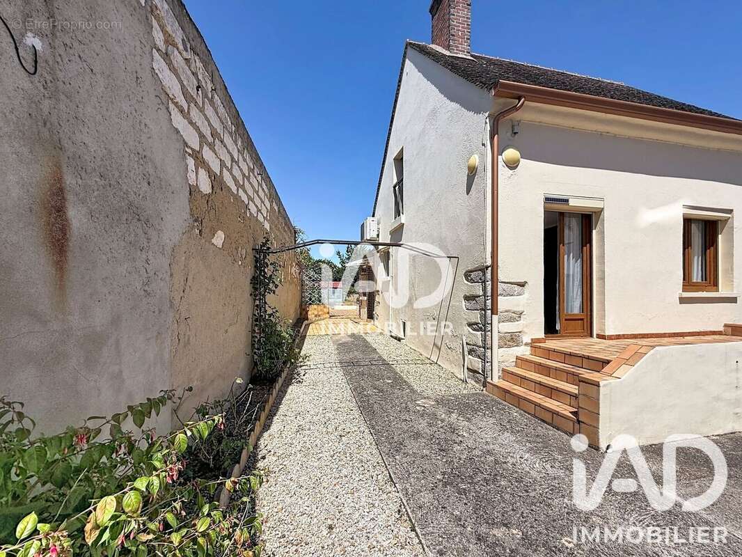 Maison 97 m² à Saint-Clement  - photo 2
