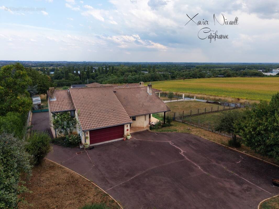 Maison à vendre 5 pièces proche de SAINT JEAN LE PRICHE (71) - photo 1