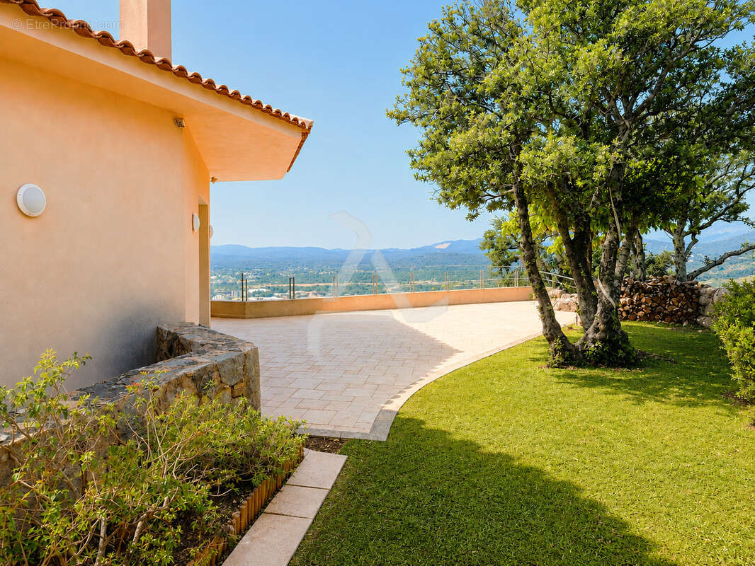 Dans le domaine très exclusif de « marina di fiori » à porto-vecchio villa d’exeption de 354m2 - photo 78