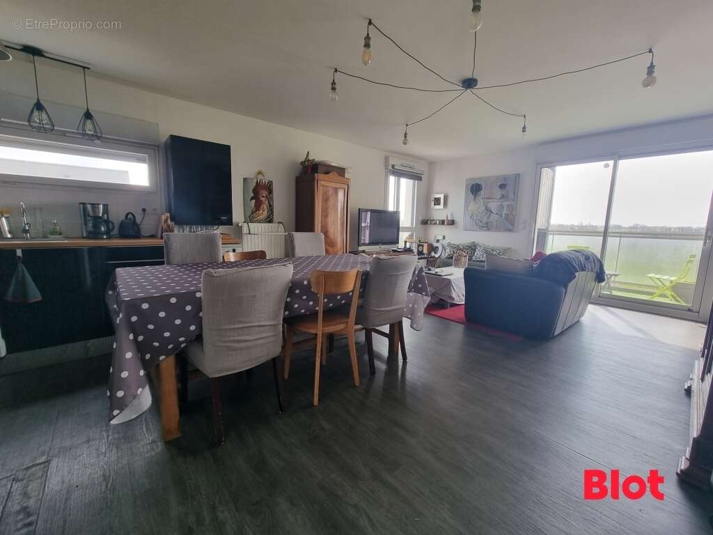 Appartement à MELESSE