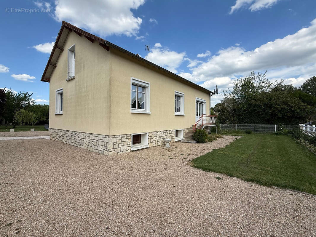 Maison à SAINT-VALENTIN