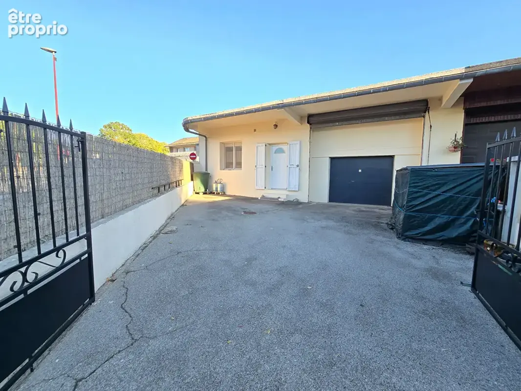 Maison de plain pied avec garage - Salles Curan - photo 20