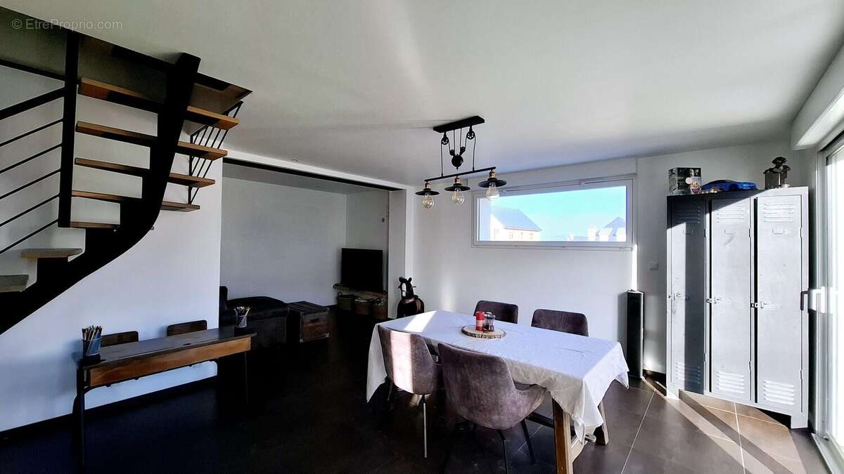 Maison à TREDREZ-LOCQUEMEAU