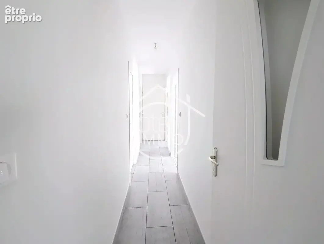 SAINT-PIERRE-D'EYRAUD : Maison 5 pièces de 118 m² avec grand garage et jardin - photo 6