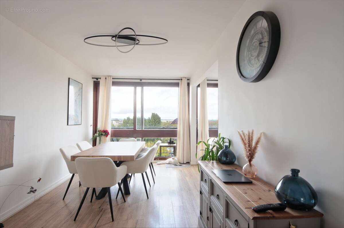 Appartement à FONTENAY-LE-FLEURY