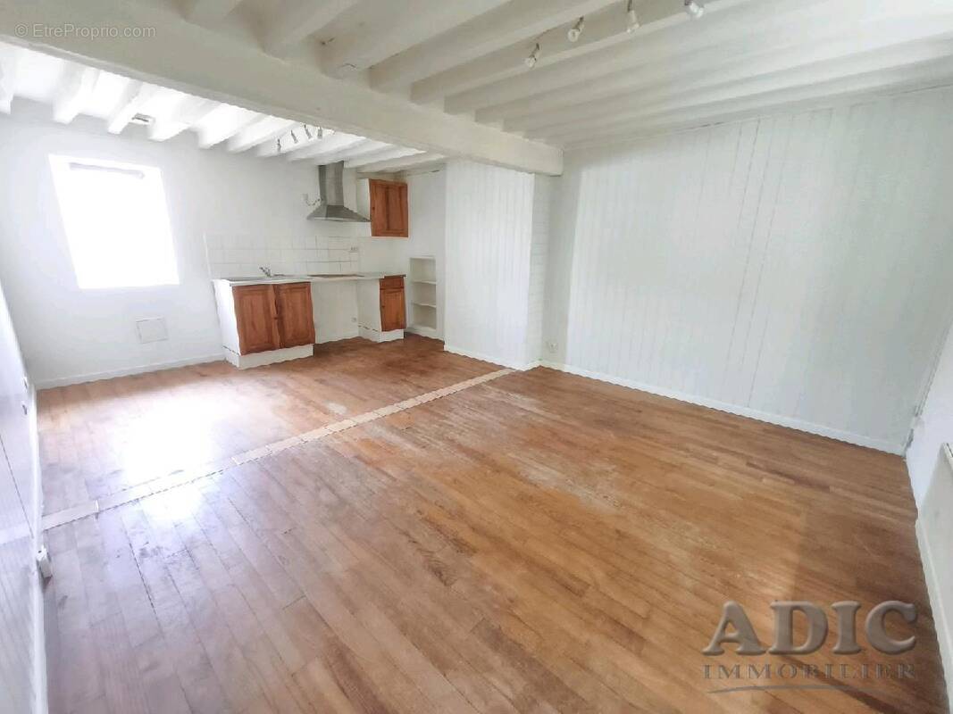 Appartement à VER-SUR-LAUNETTE