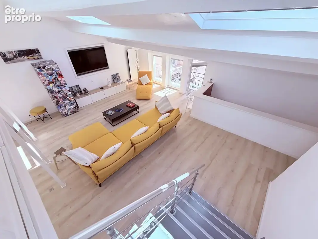 Cannes Banane — Dernier étage d'exception : loft sous les toits de 130 m² - photo 9