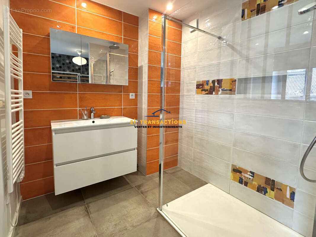 Appartement 80 m² à Saint-Etienne  - photo 7