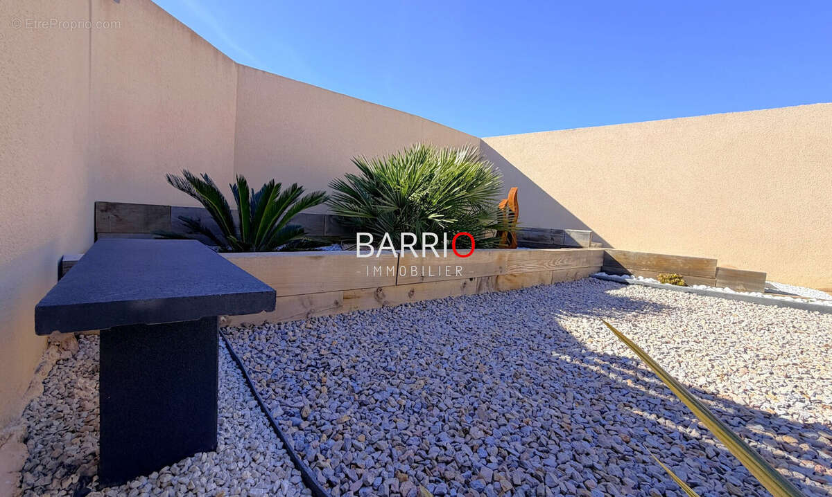 Maison à VILLELONGUE-DELS-MONTS