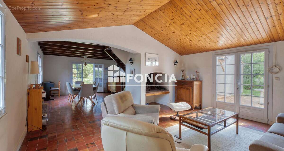 Maison à SAINTE-SOULLE