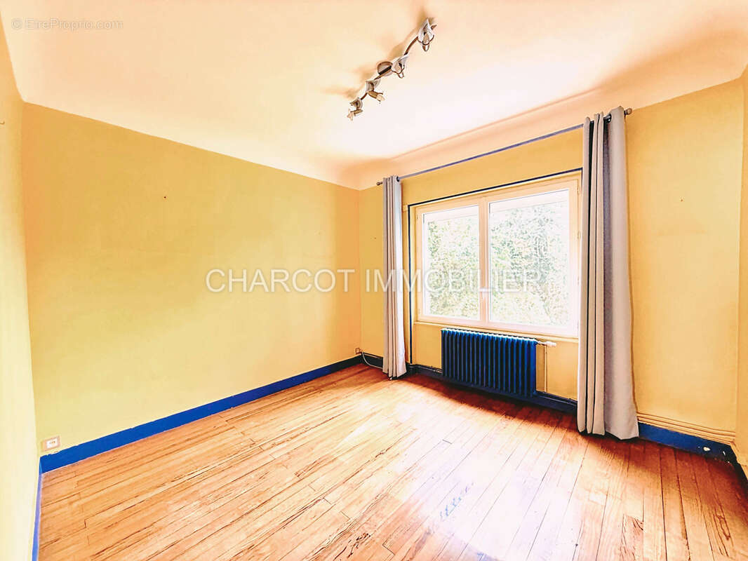 Maison à SAINTE-FOY-LES-LYON