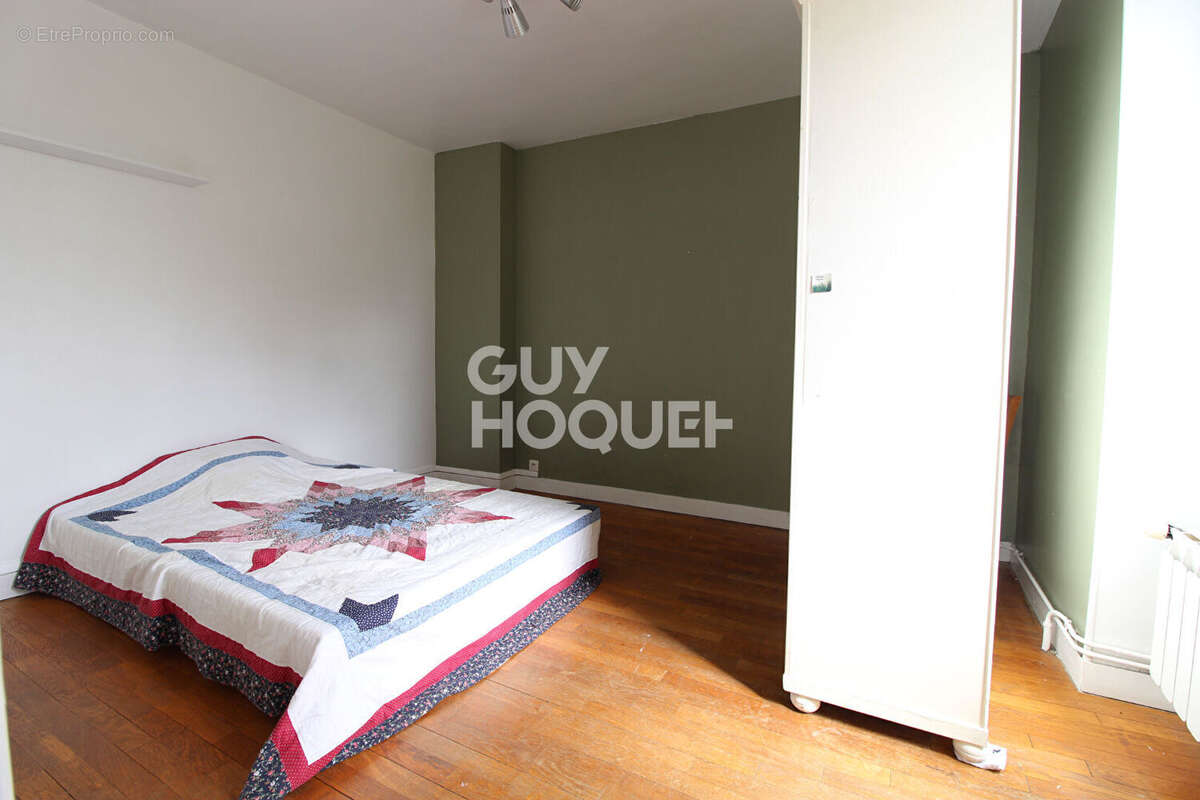 Maison à OZOUER-LE-VOULGIS