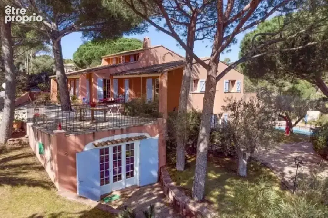 Demeure d’Exception à Sainte-Maxime : Luxe, Vue Mer & Accès Direct à La Plage - photo 2