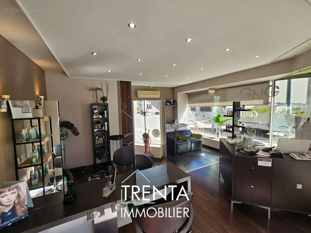 Commerce à SAINT-LAURENT-DU-PONT