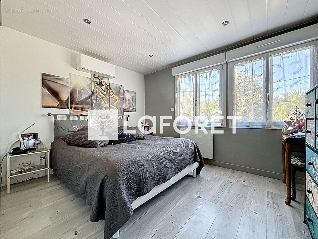 Maison à SAINT-FARGEAU-PONTHIERRY