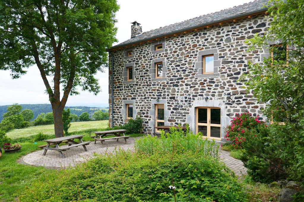 Maison à SAINT-FRONT