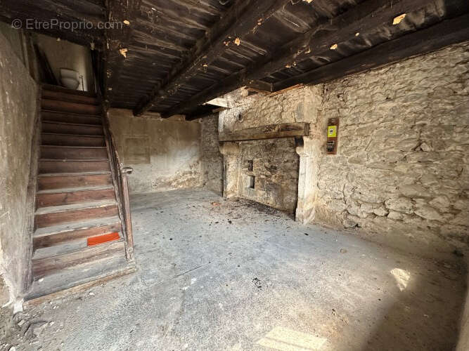 Maison 80 m² à Pontaumur  - photo 3