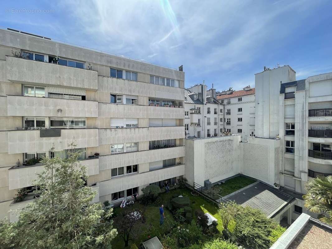 Appartement à PARIS-7E