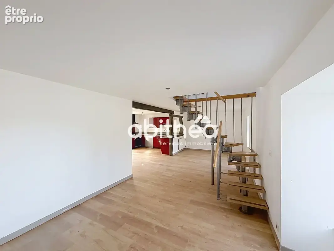 Propriété sur 6,5 ha, avec étang, prairies et bois. - photo 7