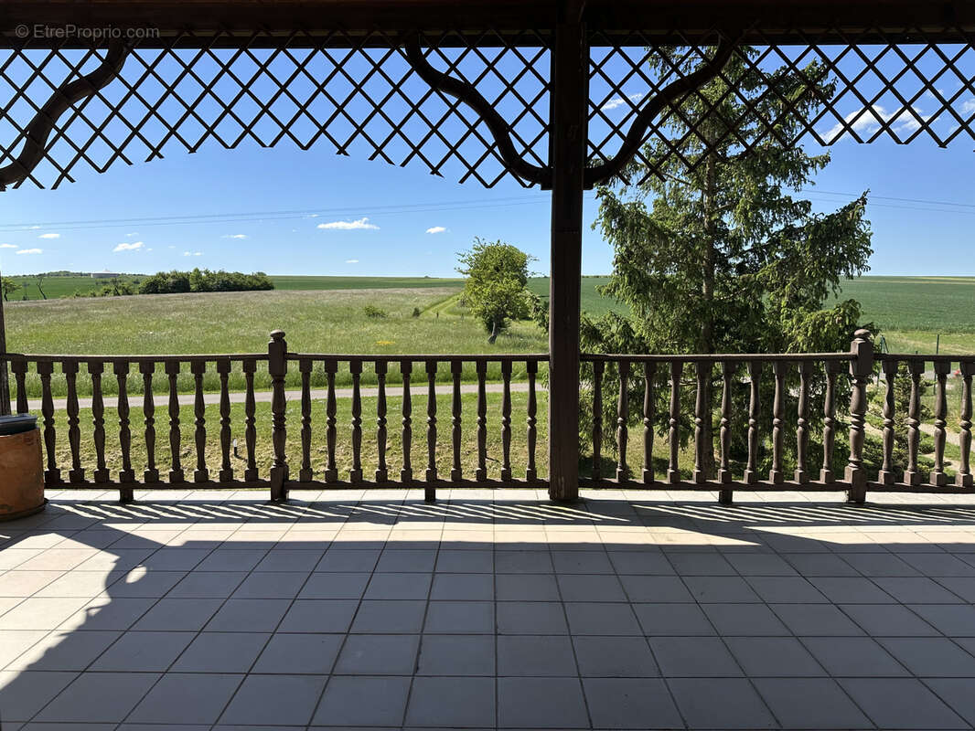 Maison à DOMBASLE-EN-XAINTOIS