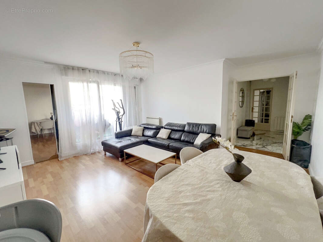 Appartement a vendre 3 pieces 68m2 - centre ville - photo 2