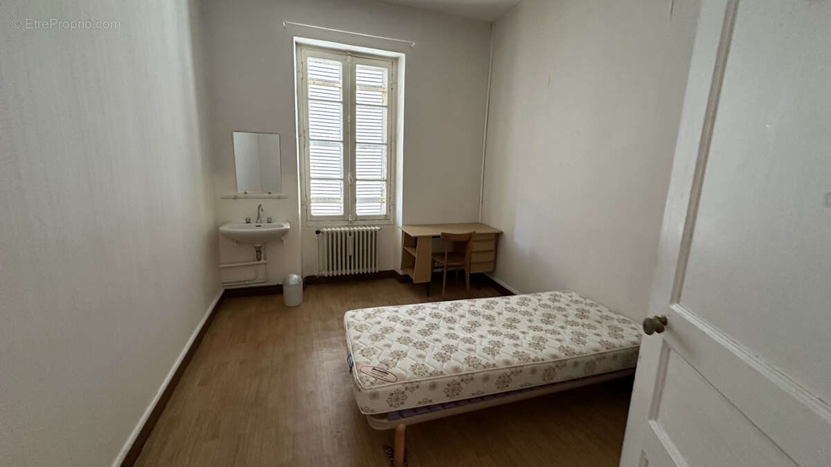 Maison à SAINT-JEAN-D'ANGELY