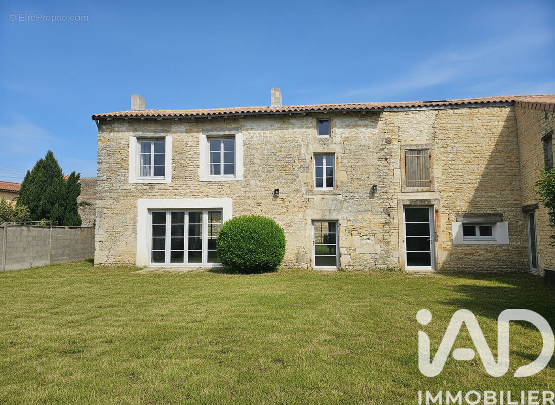 Photo 1 - Maison à MAUZE-SUR-LE-MIGNON