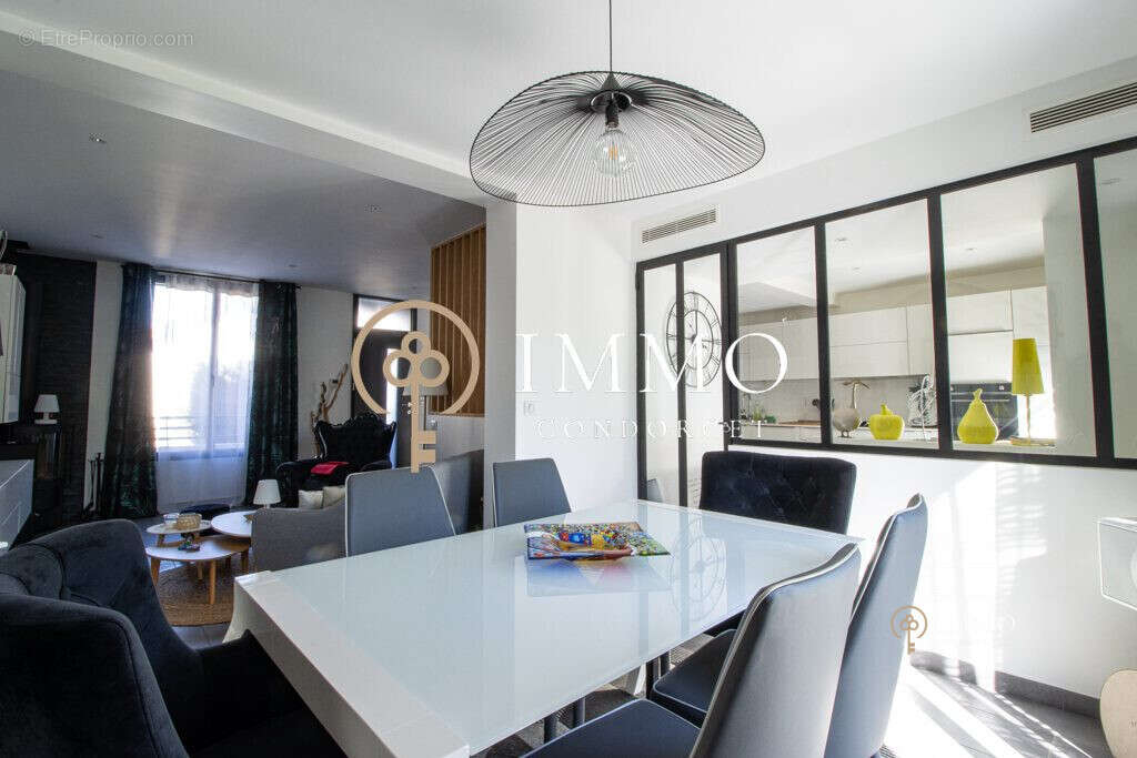 Maison à L'HAY-LES-ROSES