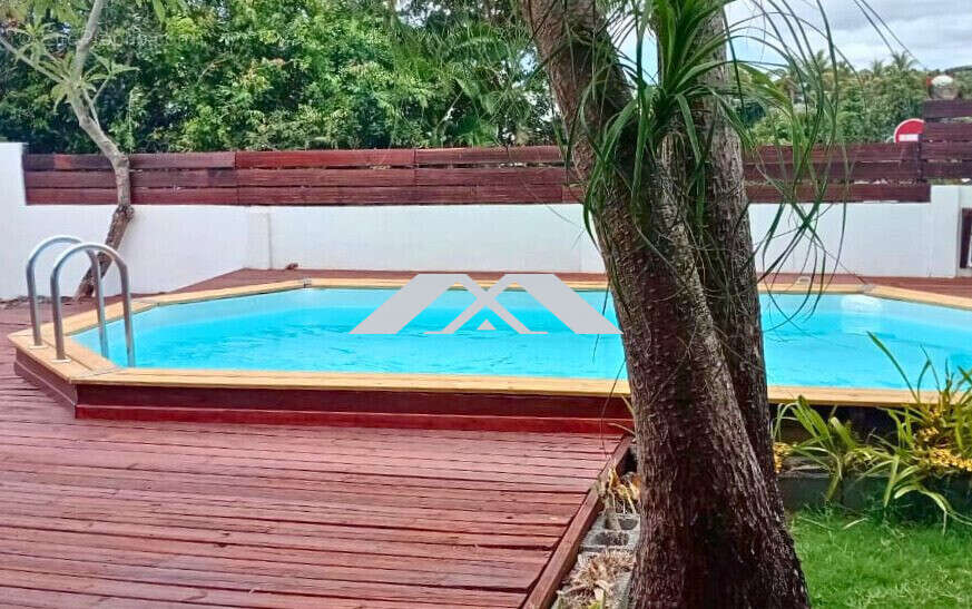 PISCINE - Maison à SAINT-DENIS