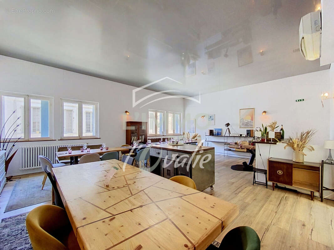 Immeuble Grenade  380 m² - photo 4