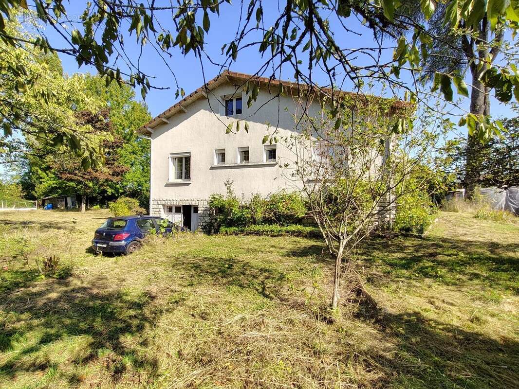 Maison à PIEGUT-PLUVIERS