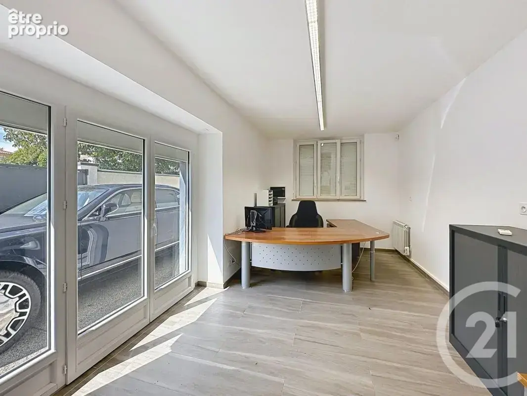 Maison 360 m² à Feyzin  - photo 7