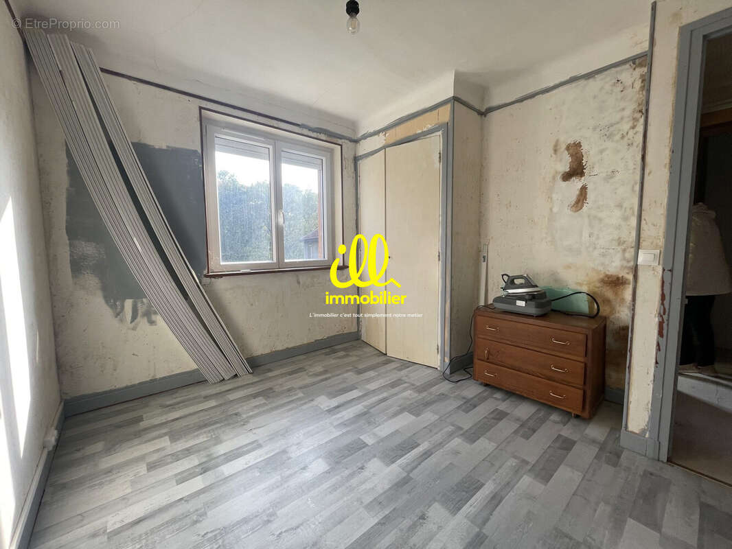 Maison 81 m² à Vireux-Molhain  - photo 7