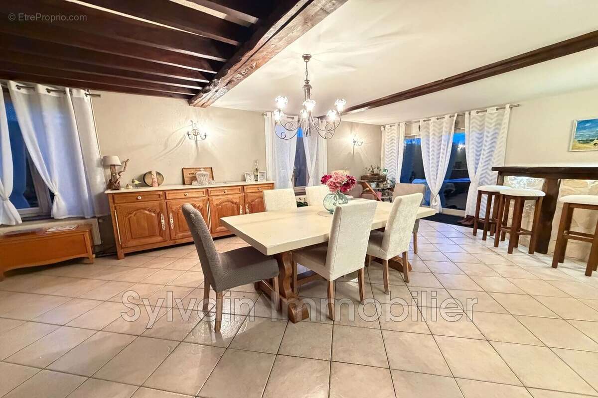 Maison à SAINT-OMER-EN-CHAUSSEE