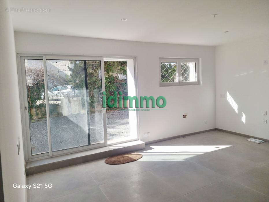 Exclusivité Frejus dans petite copropriété joli F3 de 68m en rez de jardin 246750€ dpe c - photo 6