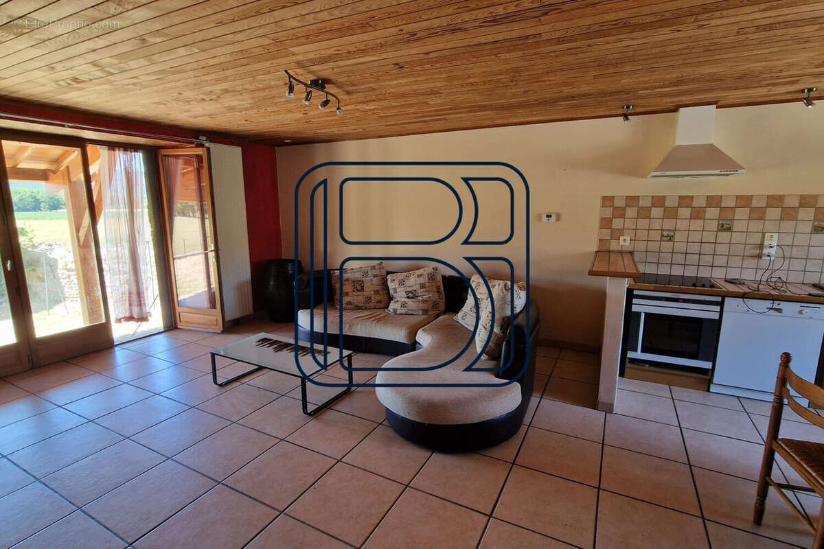 Maison 185 m² à Marsac-En-Livradois  - photo 2