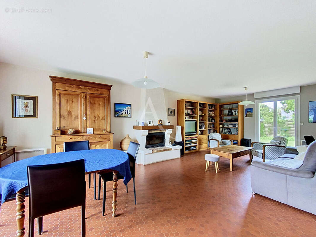 Maison à LA MEMBROLLE-SUR-LONGUENEE