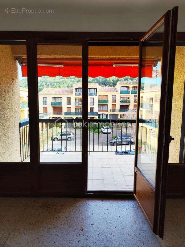 Appartement à SAINT-CYR-SUR-MER