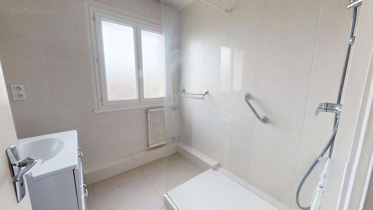 Appartement à SAINTE-FOY-LES-LYON