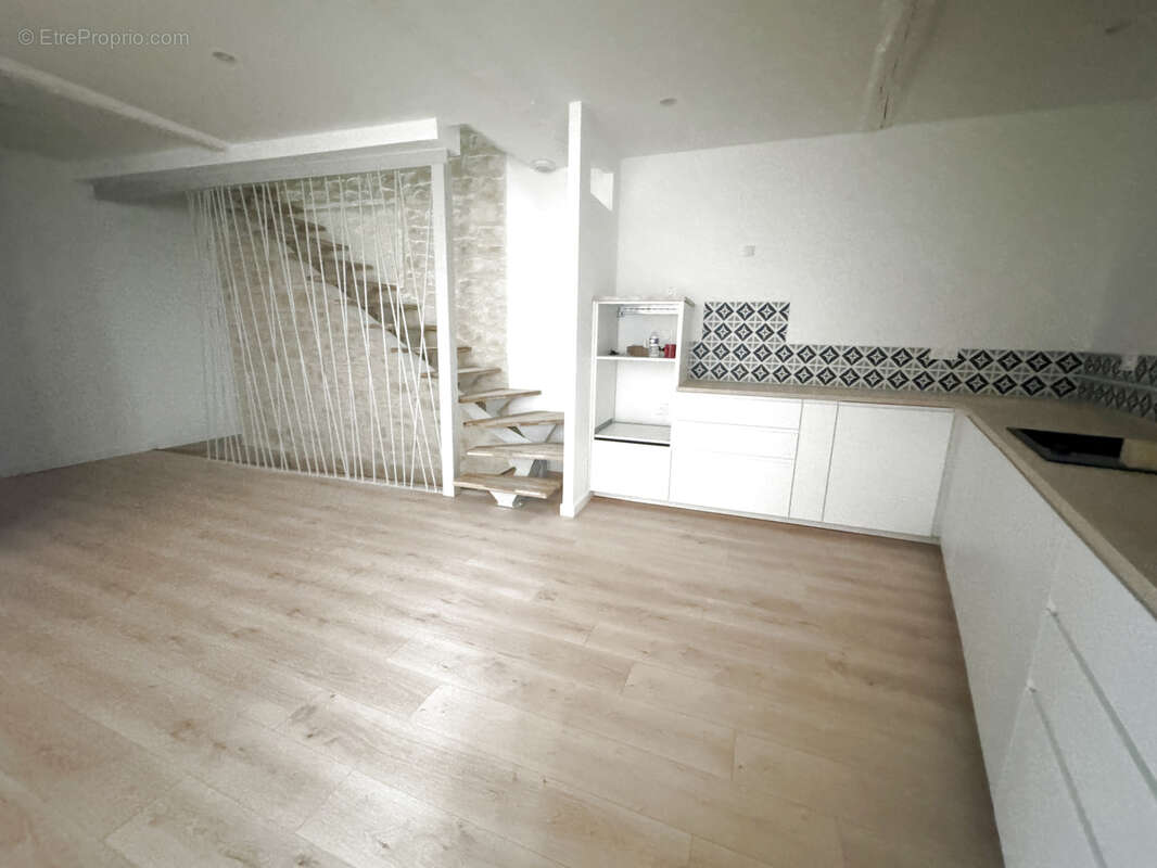 Maison à SAINT-GENIES-DES-MOURGUES