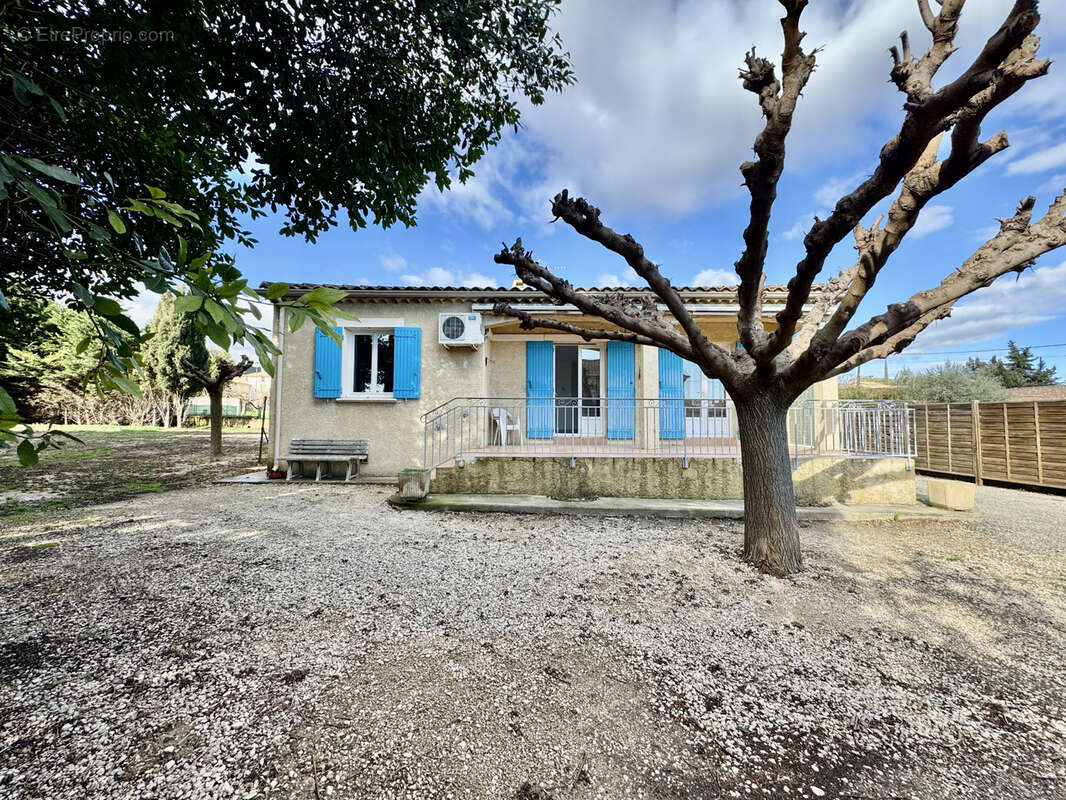 Maison à LAUDUN-L'ARDOISE
